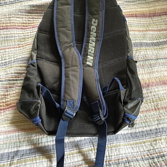 Backpack - Picture 2 of 7